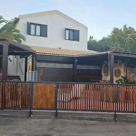 Sea And Sun Metaxy Mas, Brand-New, Beachfront ! Chania  Exterior foto